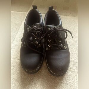 Brown sketcher shoes, hardly worn!